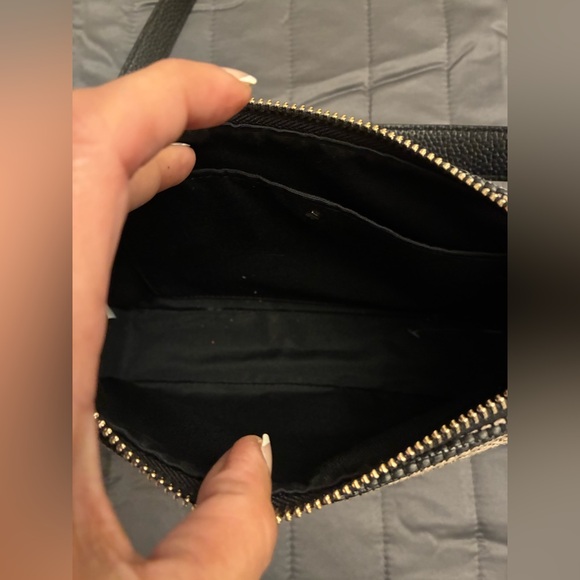 Kate Spade Black and Cream Striped Bag
Excellent condition - Picture 9 of 9